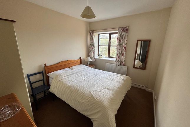 Flat 5, The Old School House, Launceston photo 4