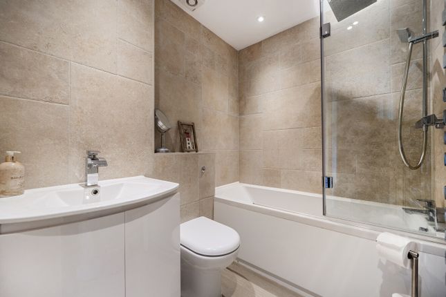 114, McCarthy Way, Wokingham photo 4