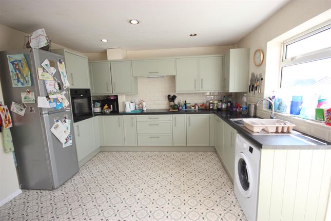 Kitchen 1.Jpg