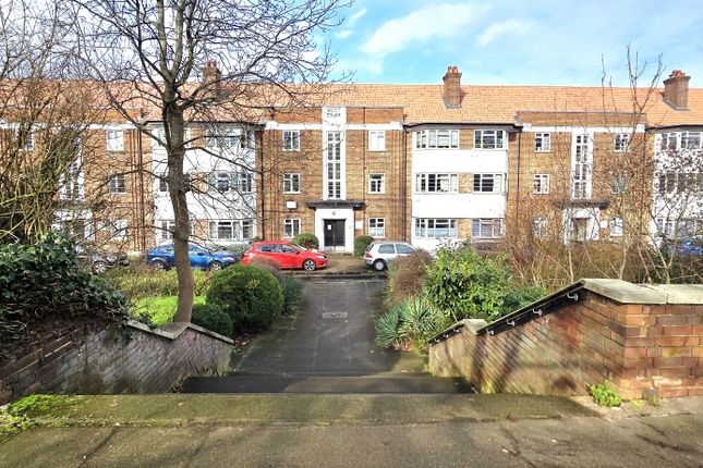 2-bed flat on Flat 14, West Court, Hounslow, £450,000
