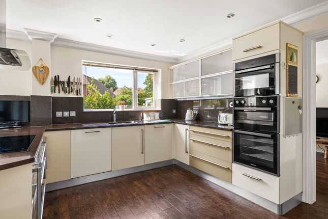 5, Church Close, Pulborough photo 4