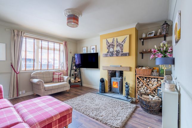 15, Worth Crescent, Stourport-on-severn photo 3