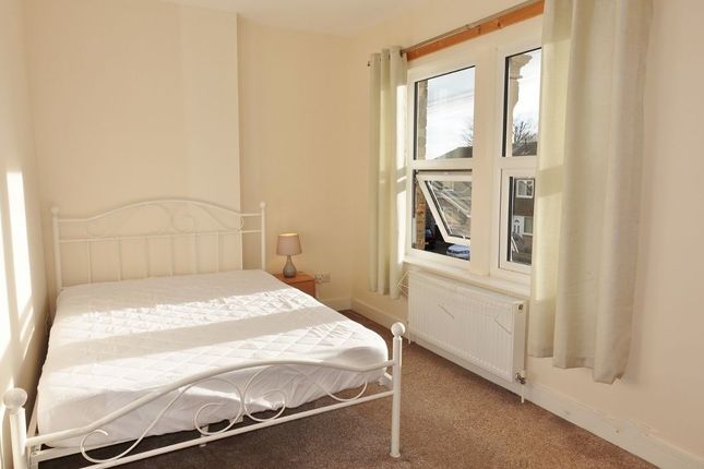 41 Field Terrace Road, Room 2, Newmarket photo 2