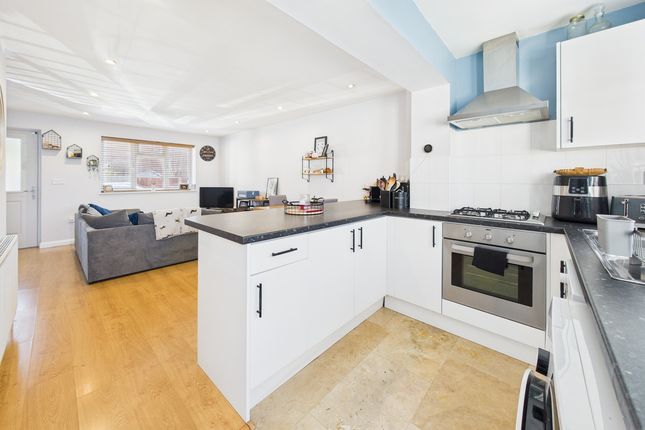 53a, Chambersbury Lane, Hemel Hempstead photo 3