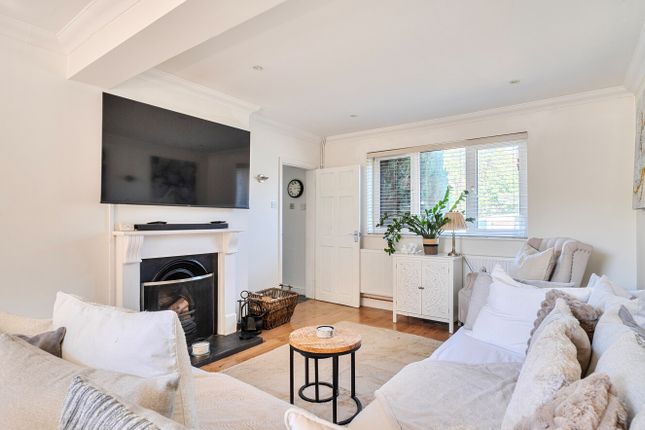 7, Roberts Road, Winchester photo 4