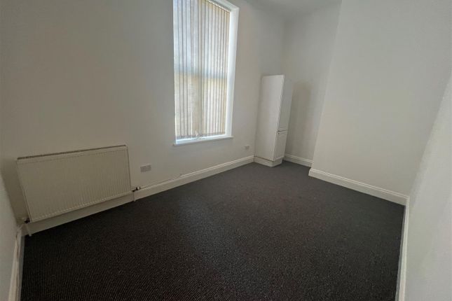 Flat for sale in Beverley Road, Hull