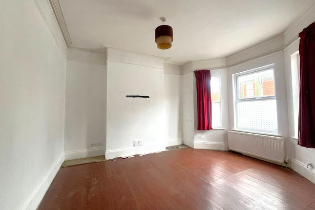 44, Perowne Street, Aldershot photo 2
