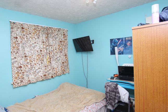 21, Fairchild Way, Peterborough photo 5