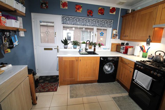 16, Heol-Y-Groes, Litchard photo 3
