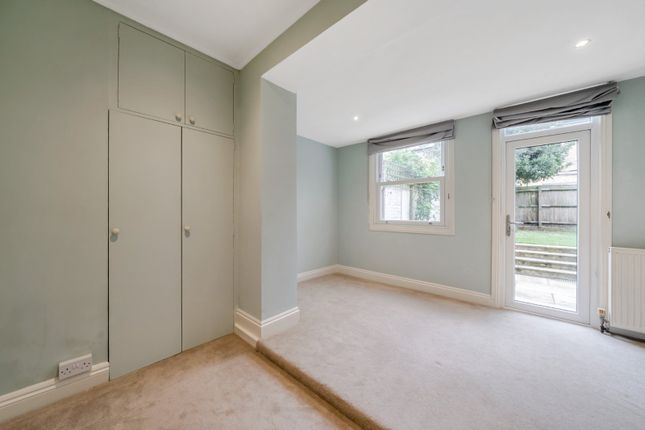 Garden Flat, 162, Hammersmith Grove, London photo 4