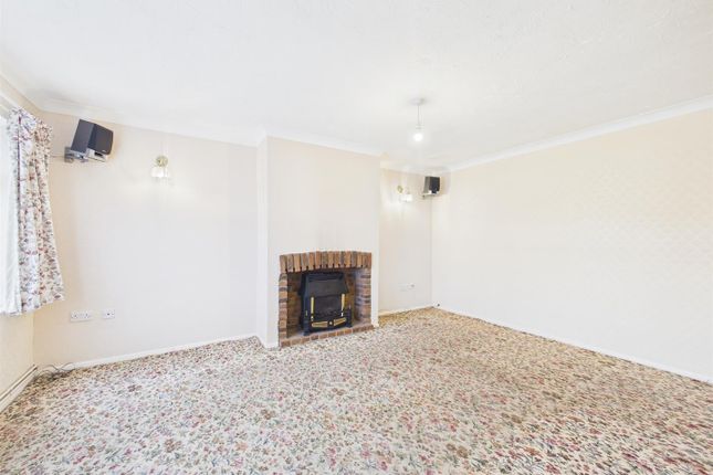 12, Pendine Crescent, Lincoln photo 2