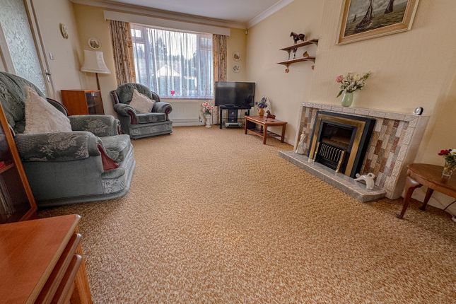30, Cedar Drive, Wimborne photo 2
