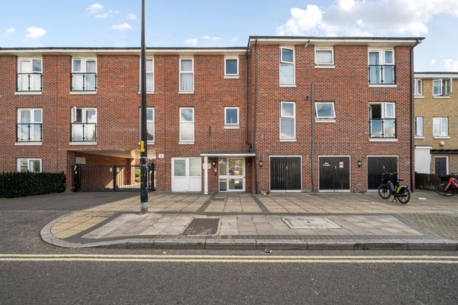 Burcher Gale Grove, London photo 2