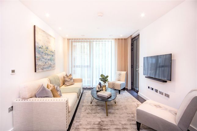 Flat to rent in Charles Clowes Walk, London