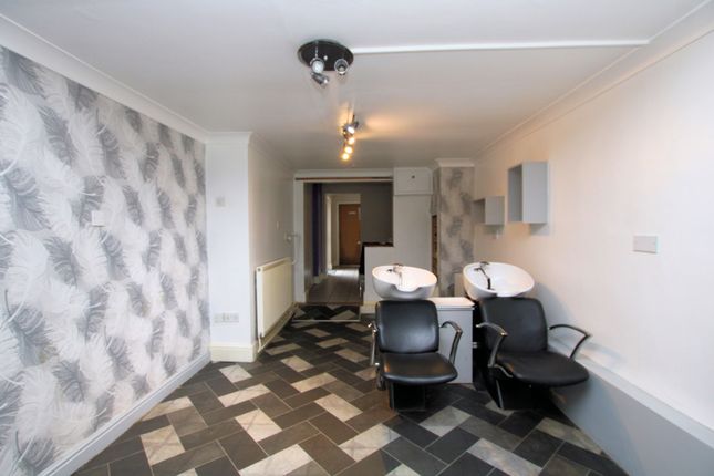 Retail Premises & Apartment, 22, Bridge Street, Lincoln photo 4