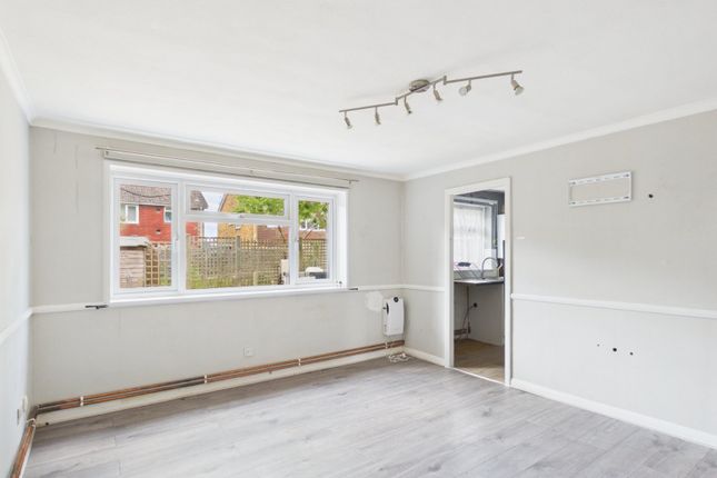 47, Benen-Stock Road, Middlesex photo 2