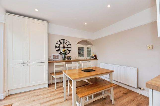 63, Chantry Road, Chessington photo 3