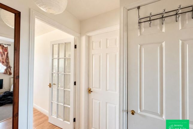 54, Lucas Gardens, East Finchley photo 4