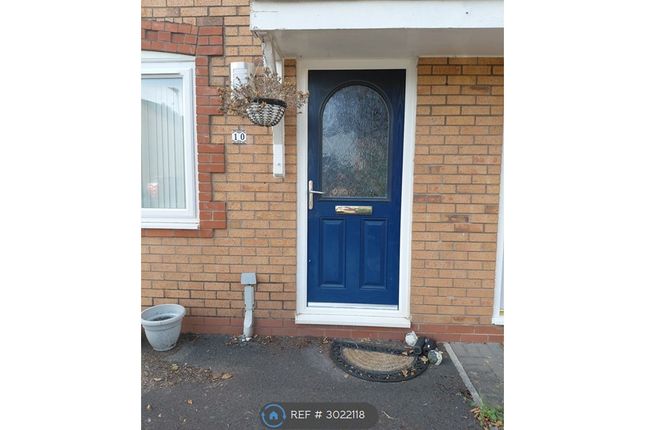 Dodson Close, AshtonInMakerfield, Wigan photo 2