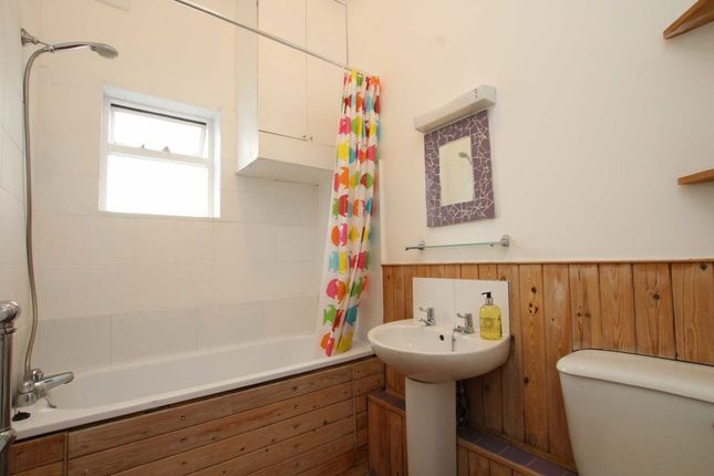 First Floor Flat, 871, Harrow Road, London photo 4