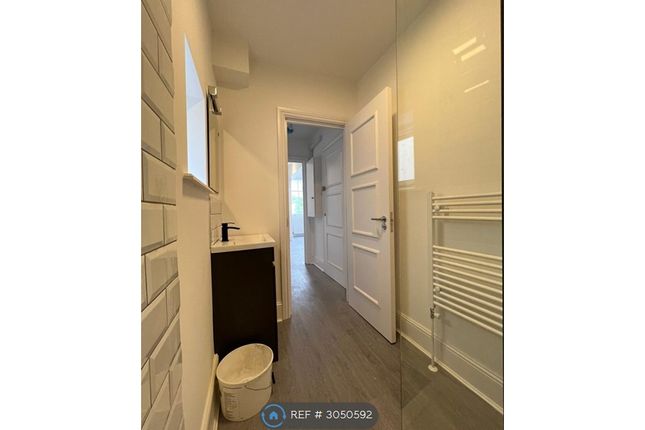 Flat, Carlton Crescent, Southampton photo 5