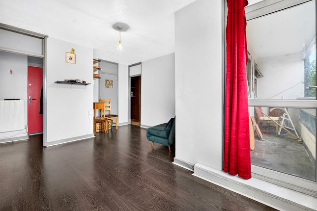 Flat 370 Fellows Court, Weymouth Terrace, Greater London photo 3