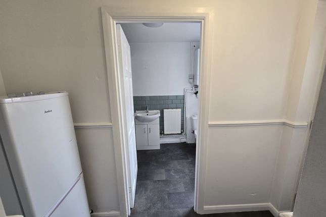 4, Charlton Villas, Hull photo 5