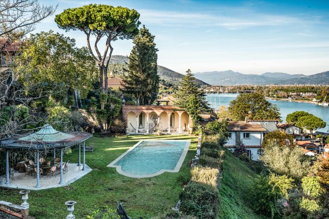 Villa for sale in Amegila, La Spezia, Liguria, Italy