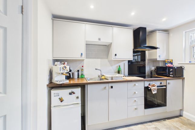 Flat 2, 1A, Hewlett Road, Cheltenham photo 2