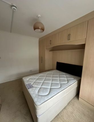 Ellington Road, Hounslow photo 5