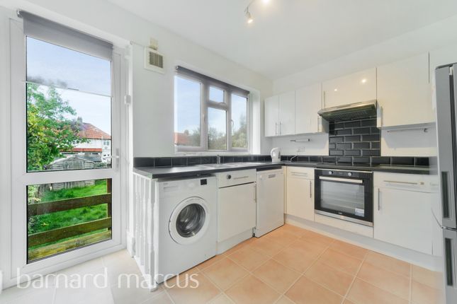 Flat to rent in Washington Road, Worcester Park