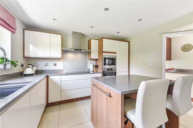 4 Mill Pond Crescent, Chichester photo 2