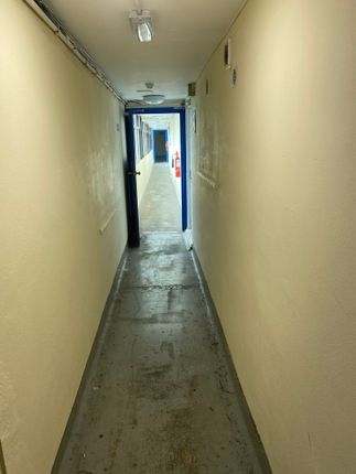 Flat to rent in Halls Terrace, Uxbridge