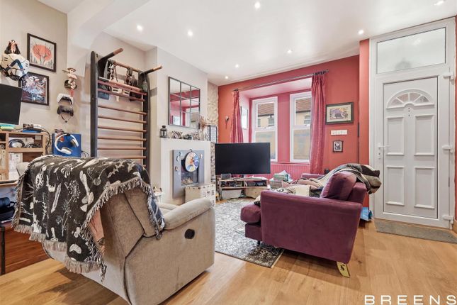 369, Ordnance Road, Enfield photo 2