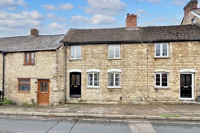 Thumbnail Cottage to rent in Newland, Witney