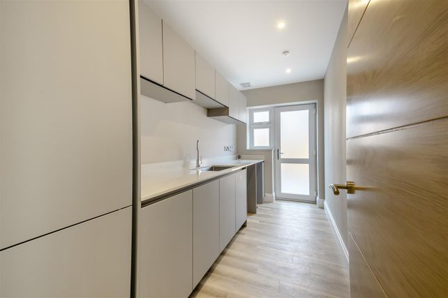 8652668-Interior45.Jpg