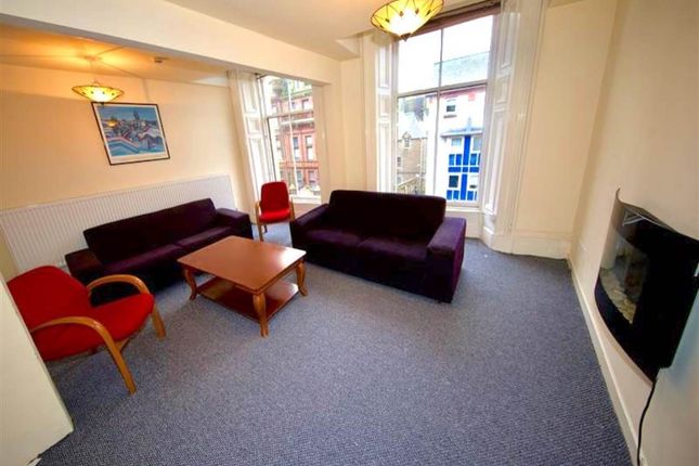 Thumbnail Flat to rent in Meadowside, Dundee
