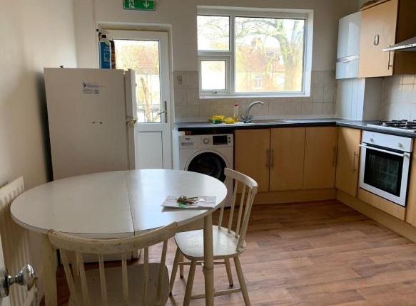 134a Pinner Road, HARROW photo 5