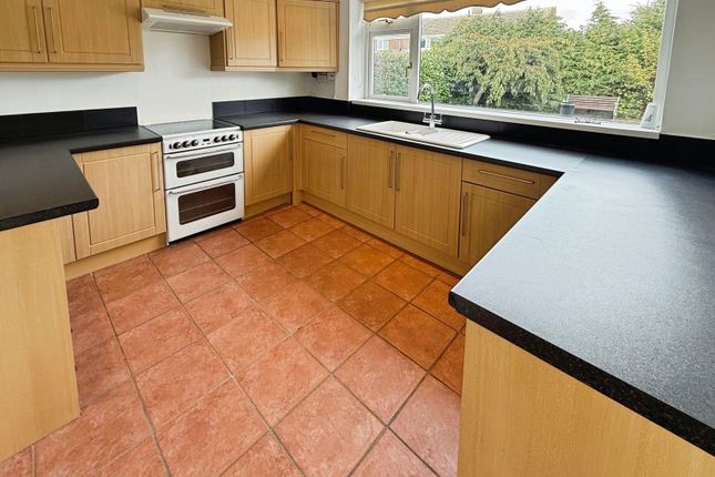 27, Richards Avenue, Lincolnshire photo 2