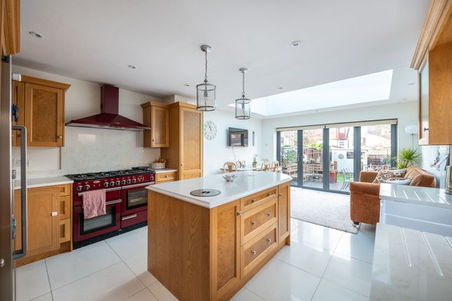 3 Effingham Road, Reigate photo 2