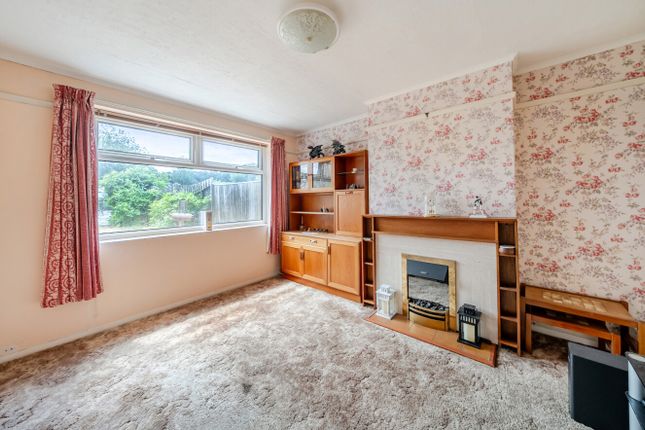 2, Johnson Way, Fleet photo 4