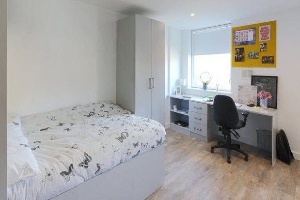 Studio to rent in Andover Road, Winchester