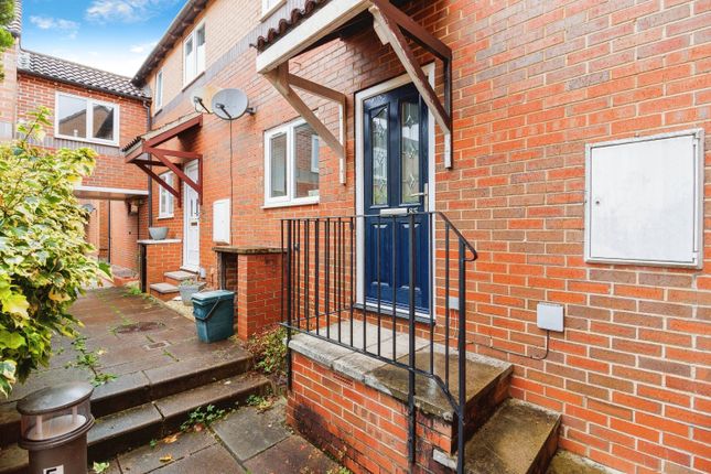 Thumbnail Terraced house for sale in Farm Hill, Exeter