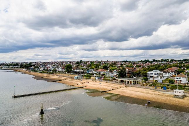 Flat 8, Viceroy Court, 144 Chalkwell Avenue, Westcliff-On-Sea photo 3