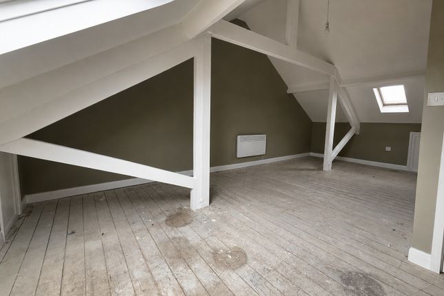 1-bed flat on Flat E, 6, West Parade, Lincolnshire, £450/mo
