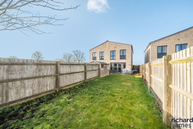 2, Pryde Close, Swindon photo 4