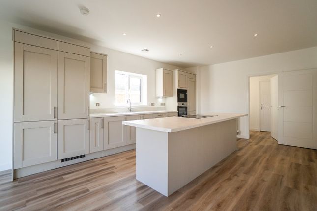 Lawthorn Lodge, Lochlibo Road, Irvine photo 4