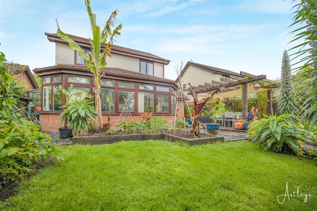 2 Glengower Close, Swansea photo 4