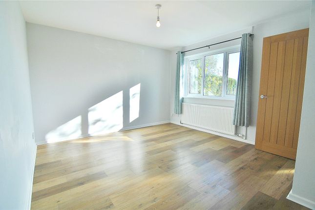 24, Briar Close, Gloucestershire photo 4
