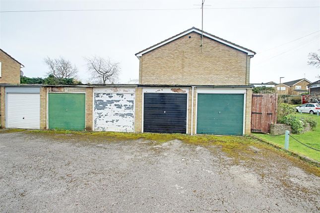 Semi-detached house for sale in Nye Way, Bovingdon, Hemel Hempstead